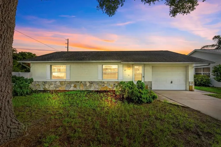 57 Cayman Circle, UmatillaWATERFRONT!