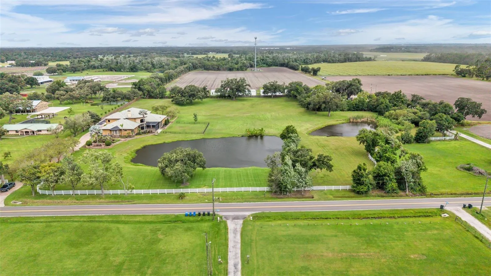 Beautiful equestrian Farm potential!