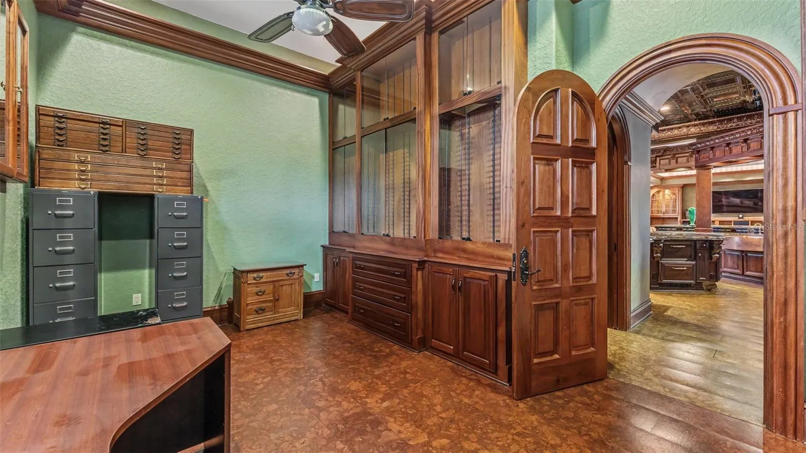 4th Bedroom / Office , Ensuite bathroom, Walk in closet