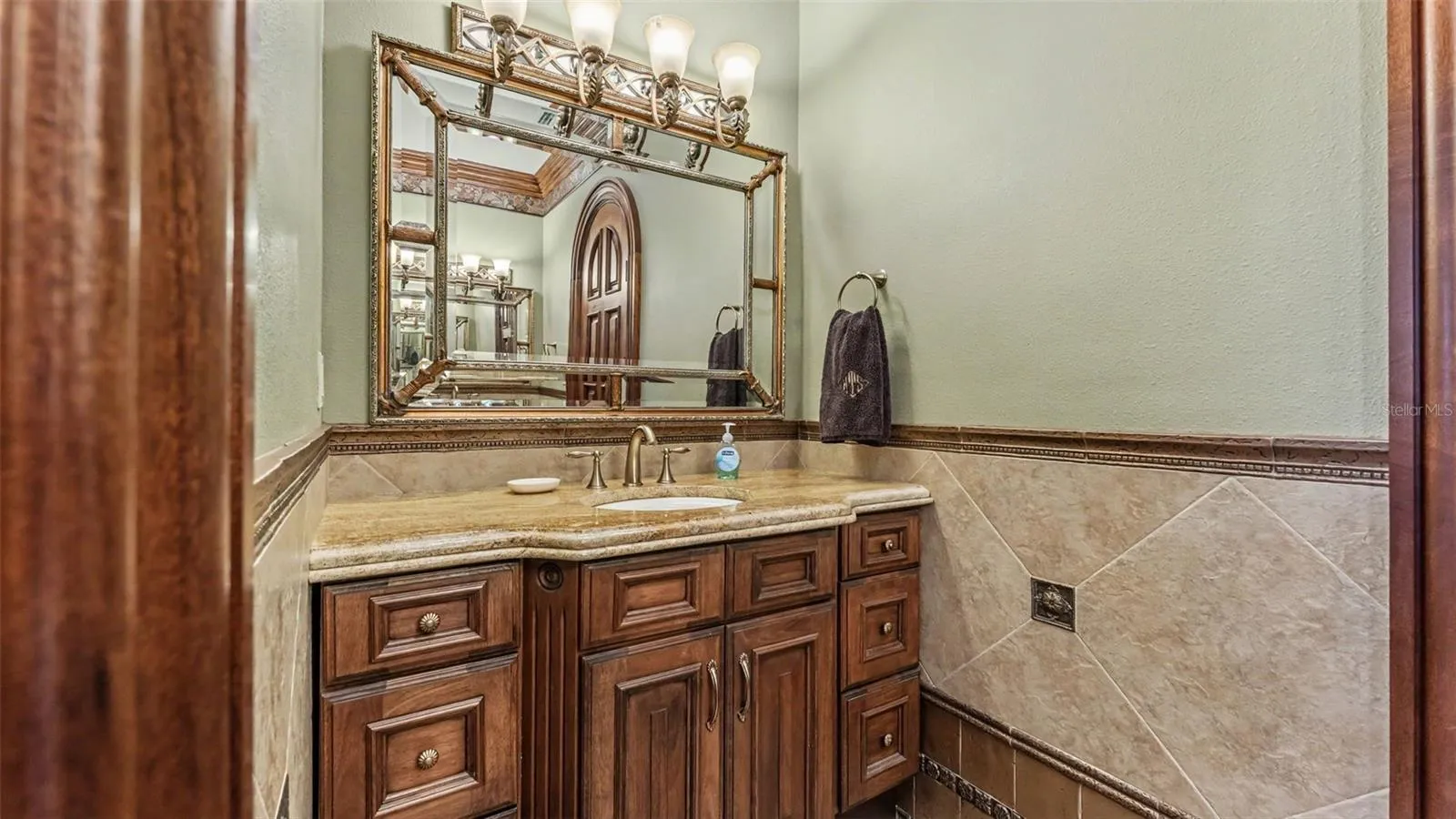 Guest Bath#3 2nd sink area
