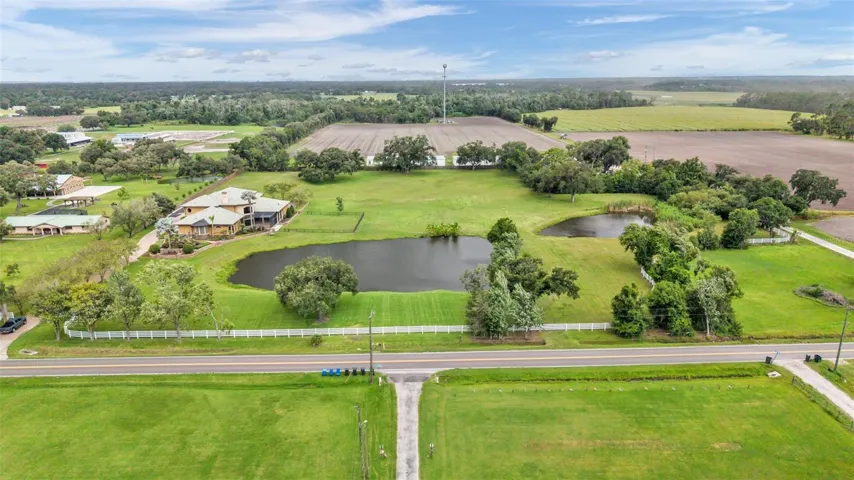 Beautiful equestrian Farm potential!