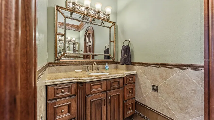 Guest Bath#3 2nd sink area