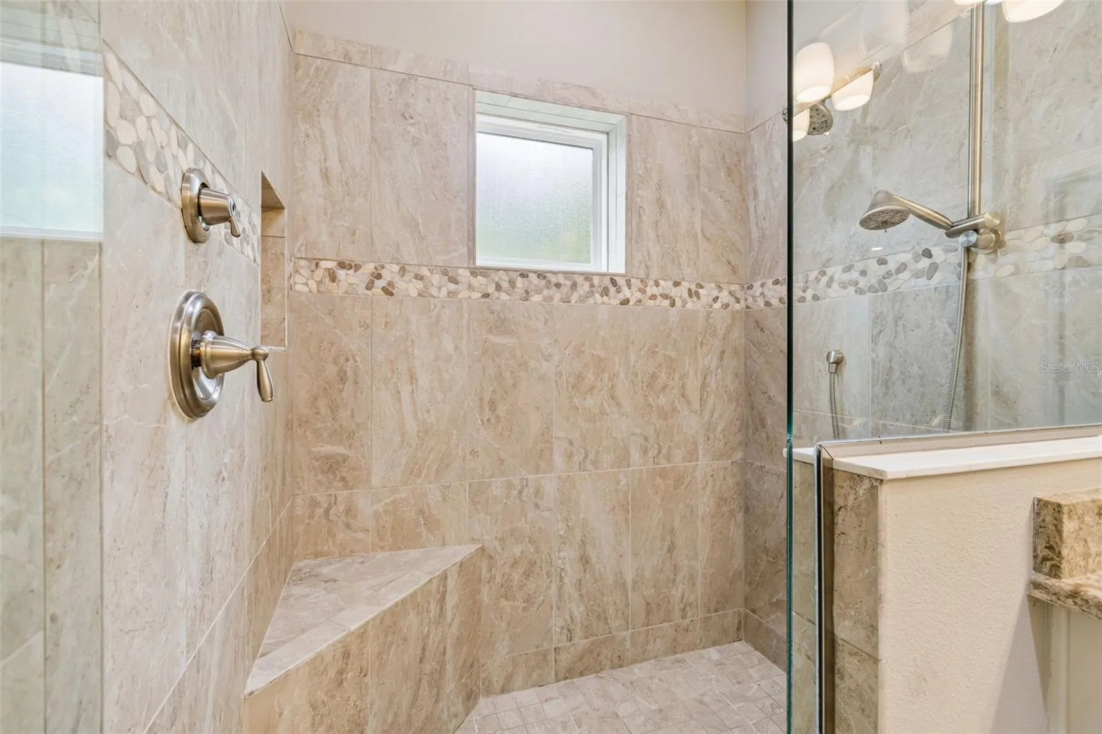Primary En-Suite Bath
