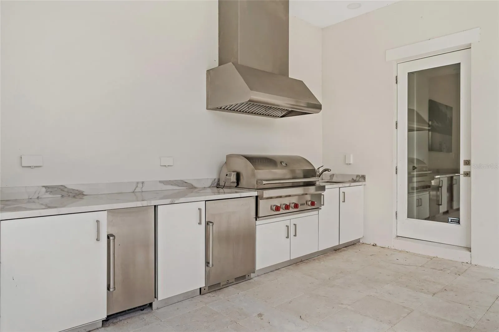 Outdoor kitchen