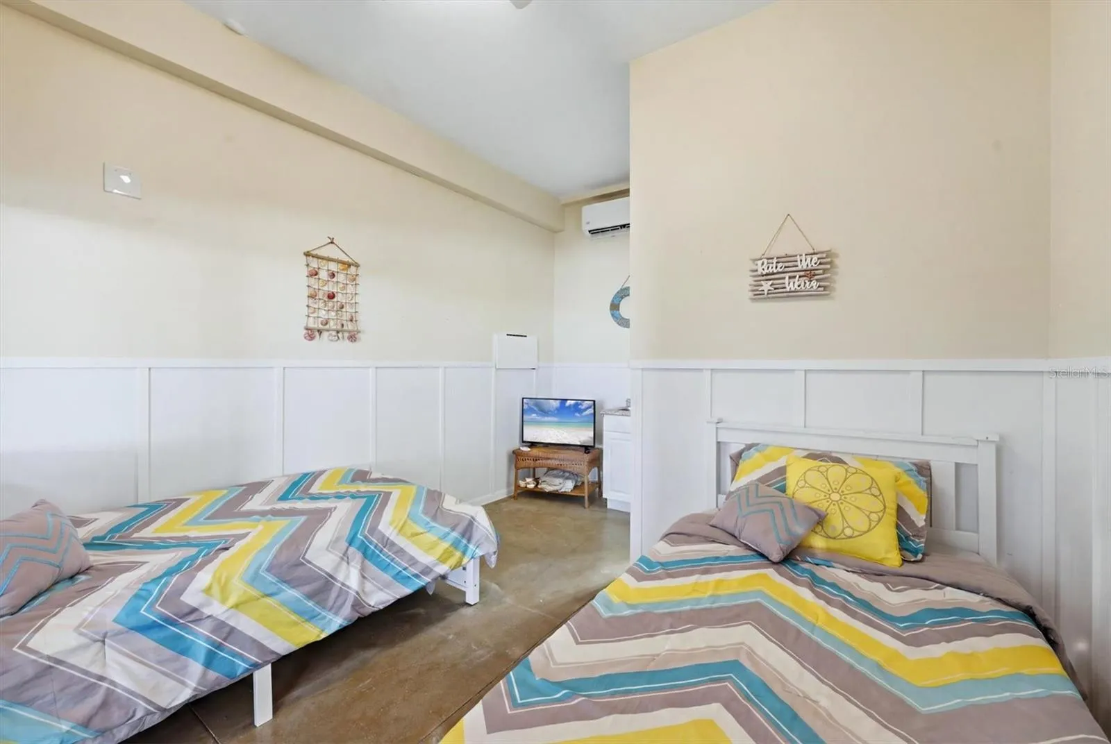 bonus room w/ half bath