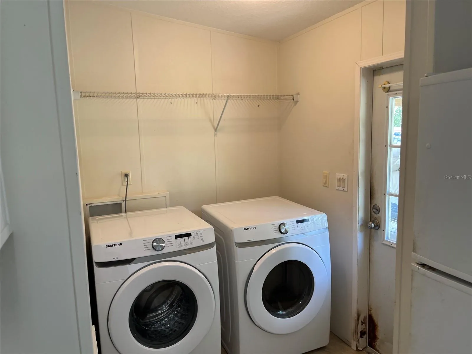 Washer & Dryer Utility Room