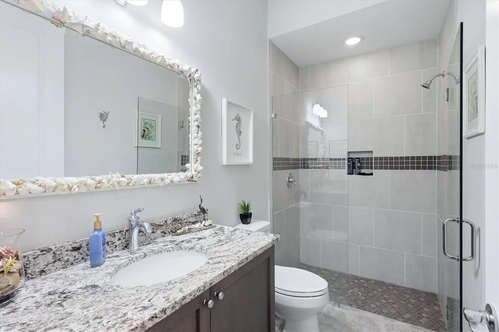 2nd Bathroom