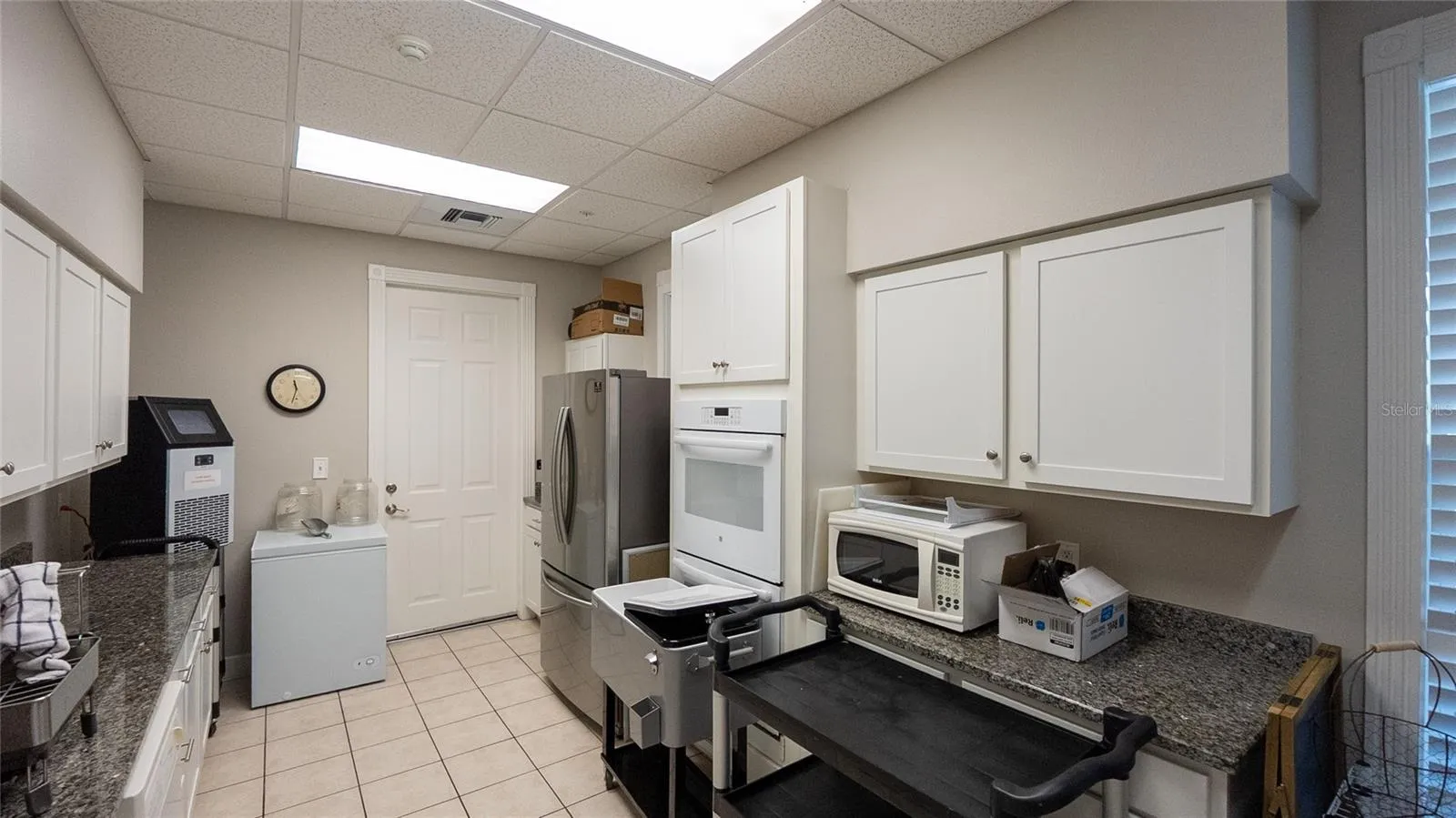 clubhouse kitchen