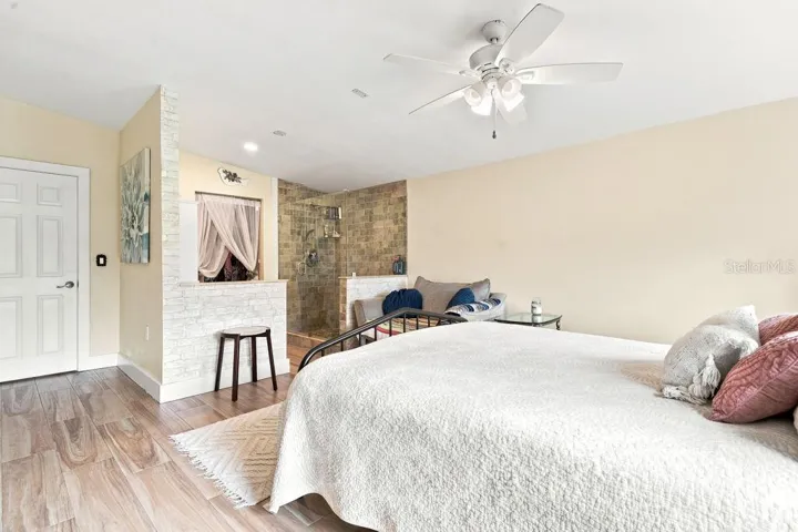 Bedroom 2 w/ensuite full bath
