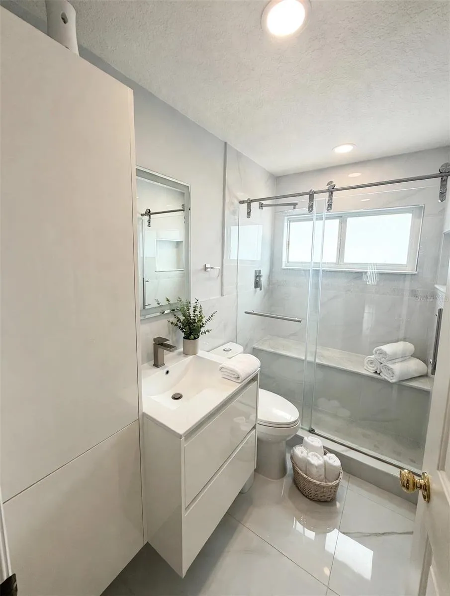 upstair bathroom