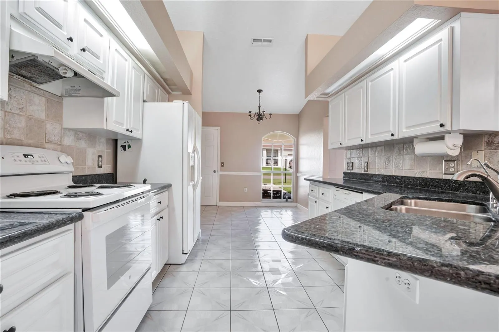 667 Jessanda Cir, Lakeland, Florida 33813 — photo 2
