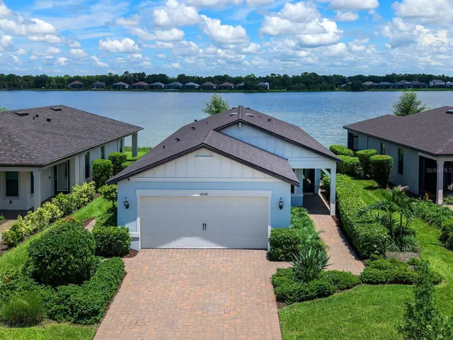 Waterfront home in Waterside!