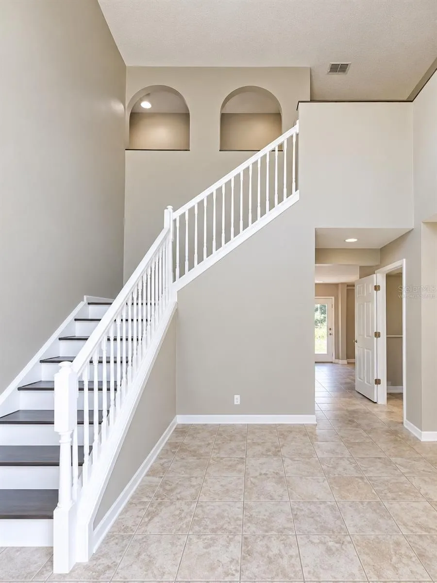 Staircase/Virtually Staged