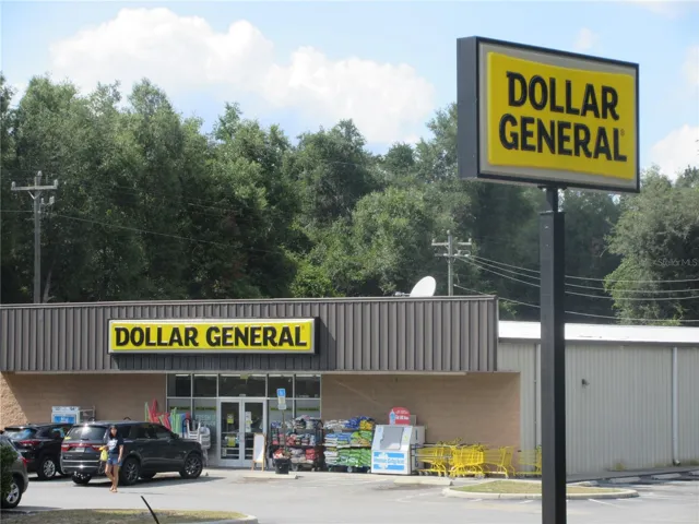 Neighboring Dollar General