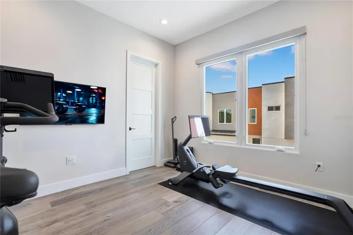 Exercise room/guest room