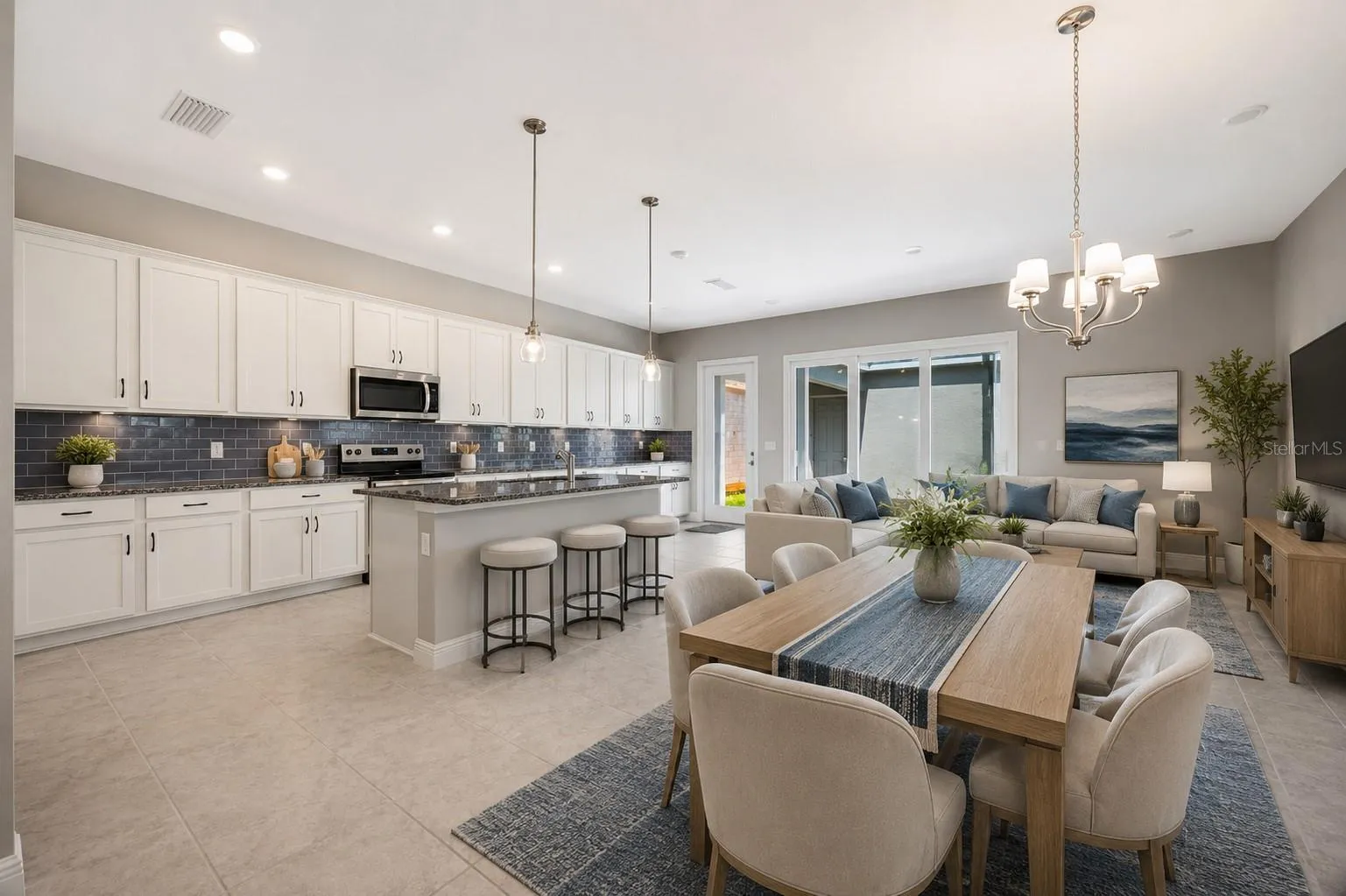 dining/kitchen