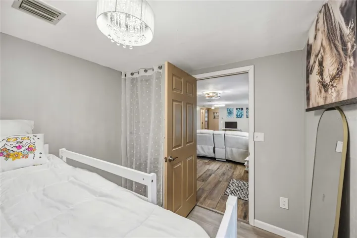 Bed 3 / Den