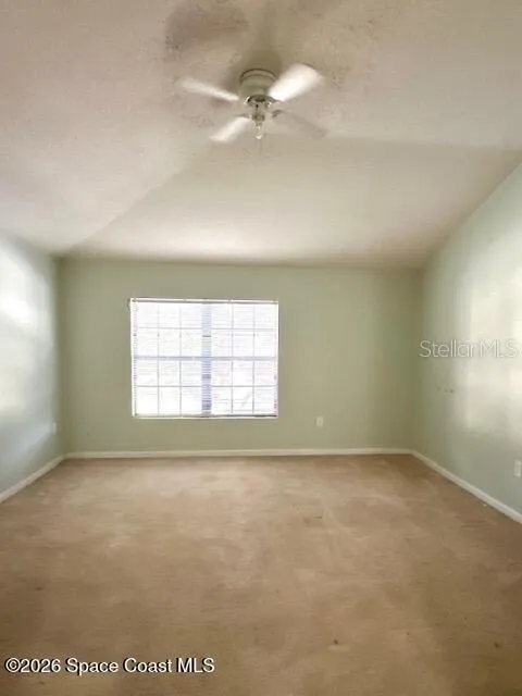 Large Primary Suite. Walk in Closet and large Bath!