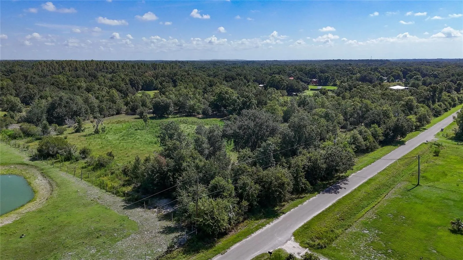 Red Hawk Ln, Plant City, Florida 33565 — photo 2