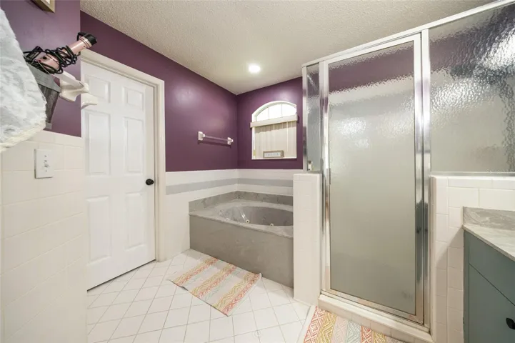Soaking tub
