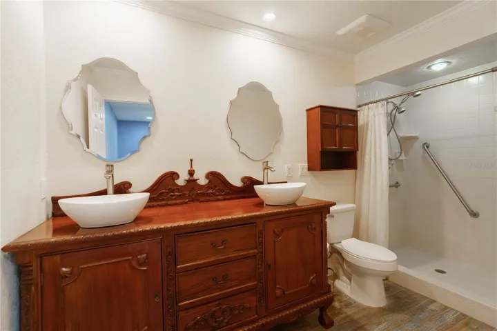 Primary bath