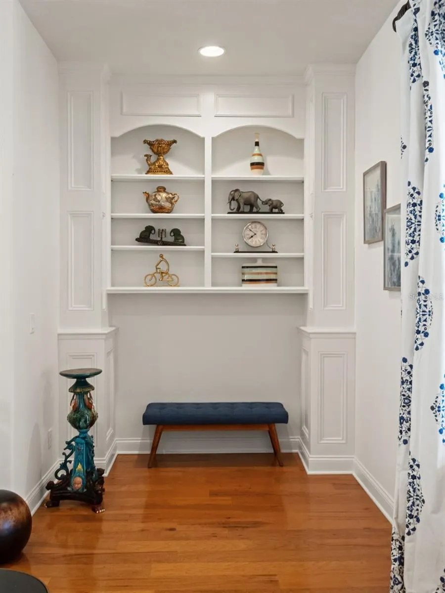 Built in shelves in living room nook