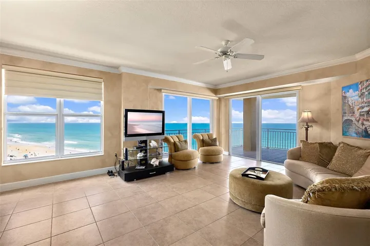 31-foot living room/dining room