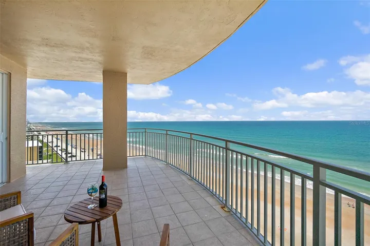 Oceanfront balcony that protrudes 14 feet