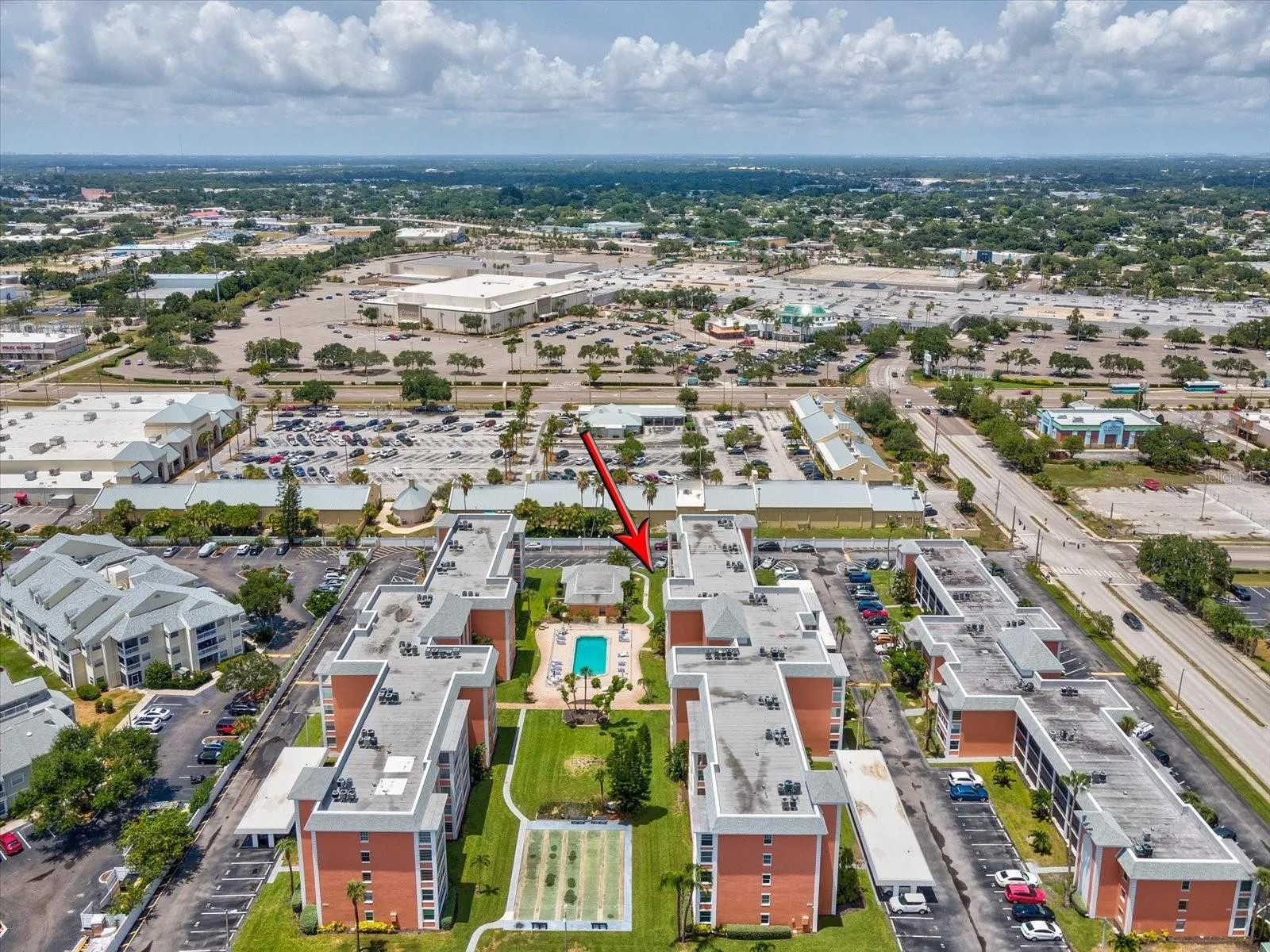 BUILDING 6800 IS THE MIDDLE BUILDING