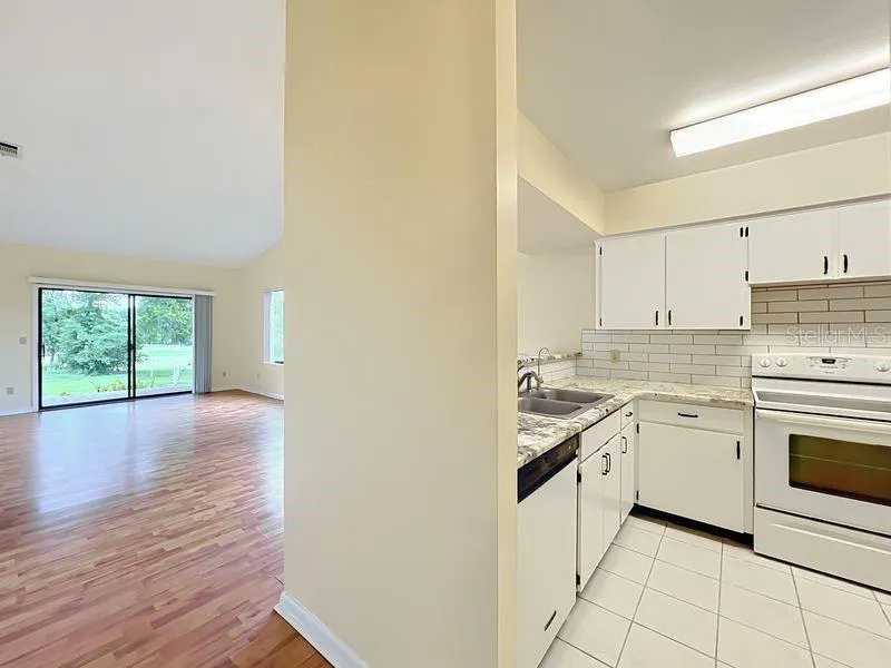 NEW Stove & Dishwasher (on order)