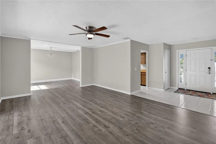 View 2 - Living room / dining room