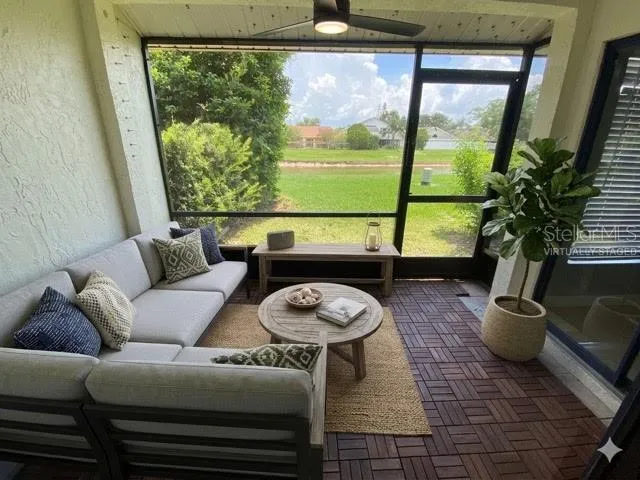Lanai screened inVirtually Staged