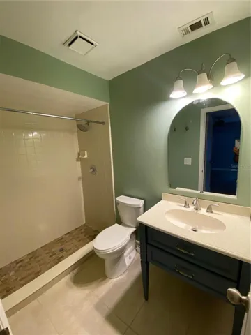 1st Floor Primary Bathroom