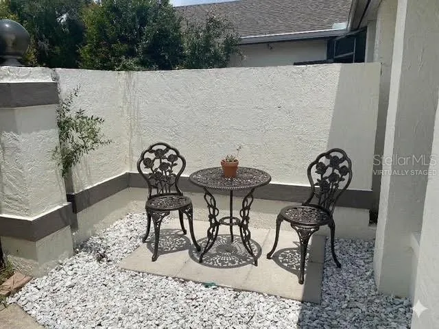 Courtyard.Virtually Staged