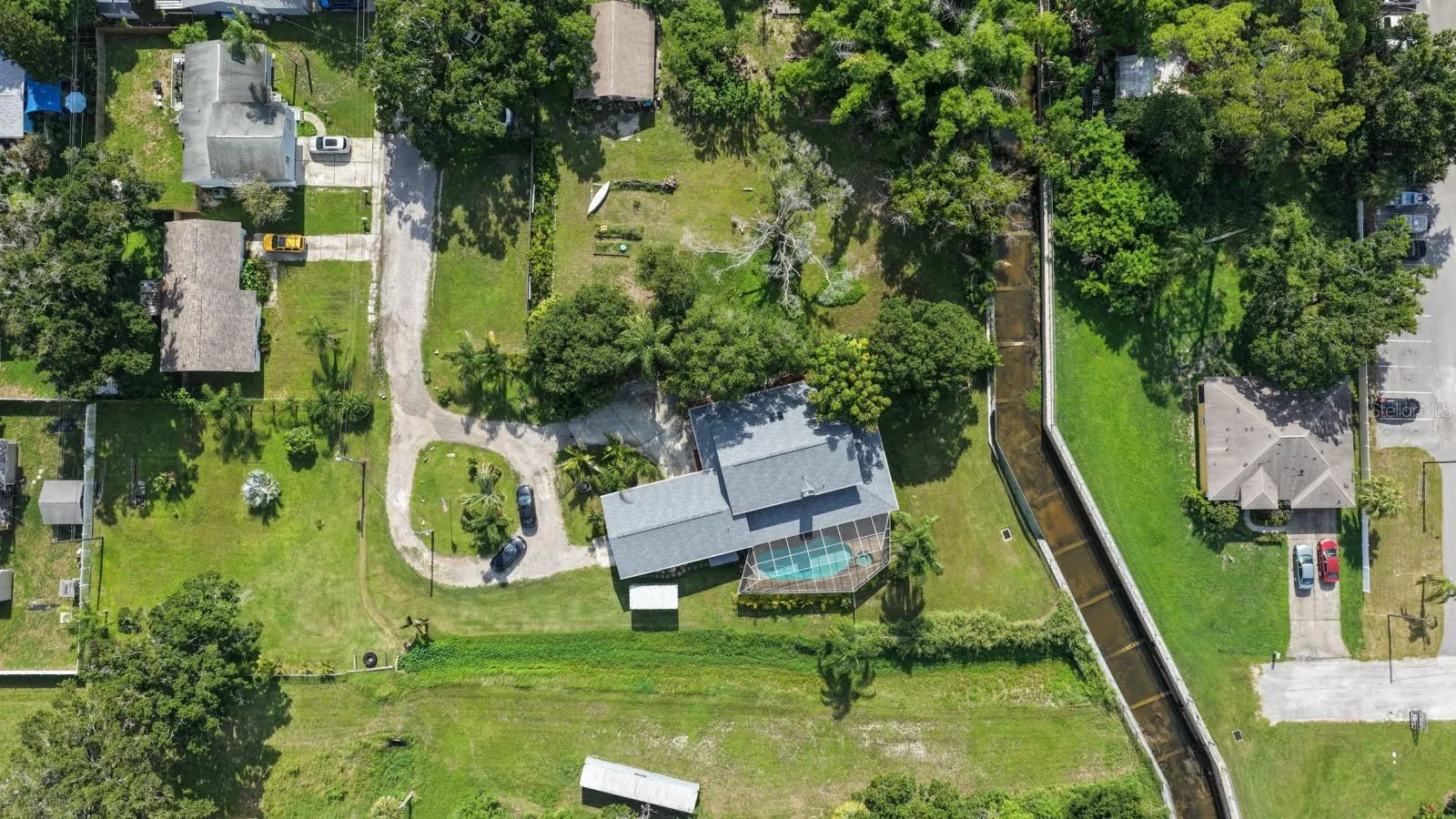 Massive Yard and Private Setting