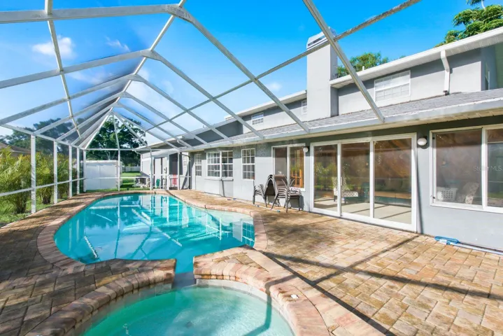 Beautiful heated Pool and Spa