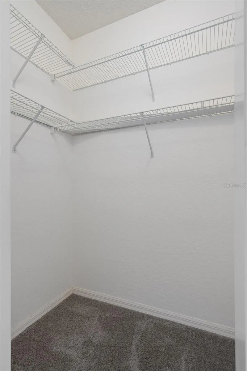 Walk in closet 2