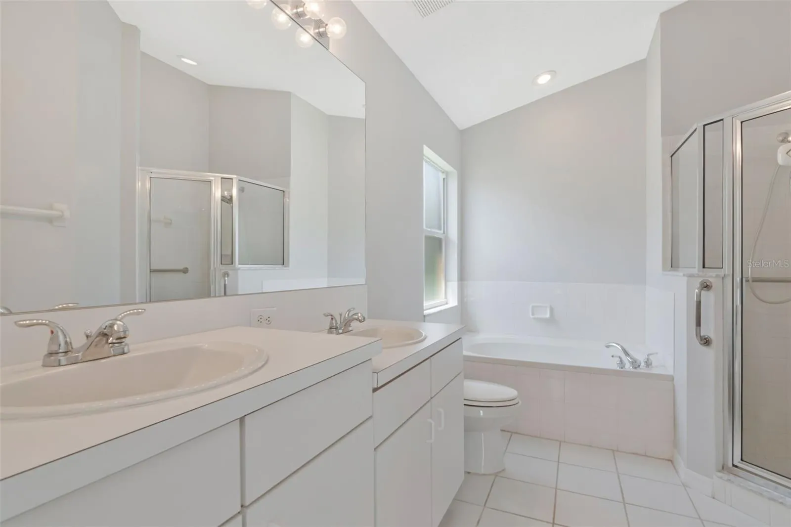 Main Bathroom, Garden Tub and Enclosed Shower