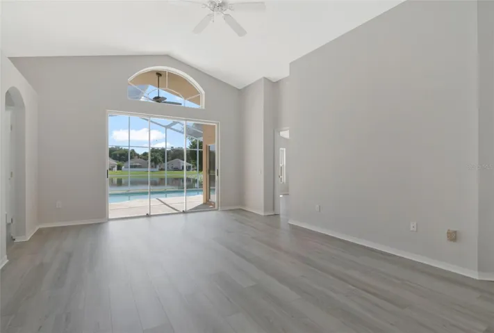 Florida/Great Room w/ Lakeview
