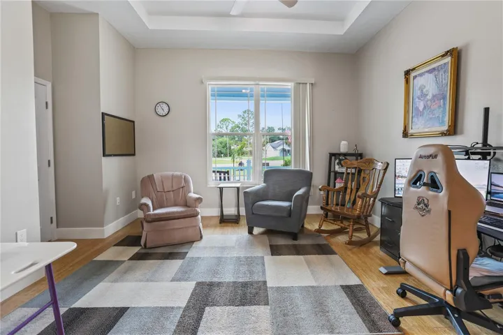 Bedroom/office