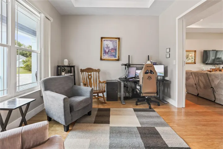 Bedroom/office