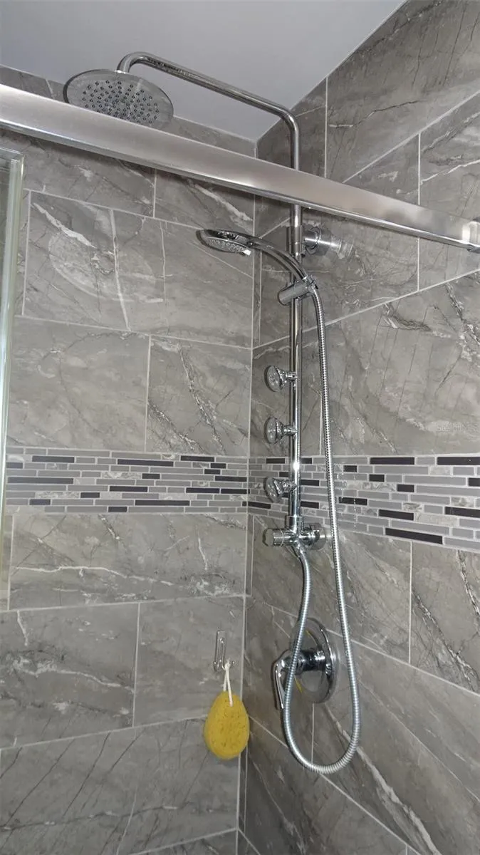 Multiple shower heads
