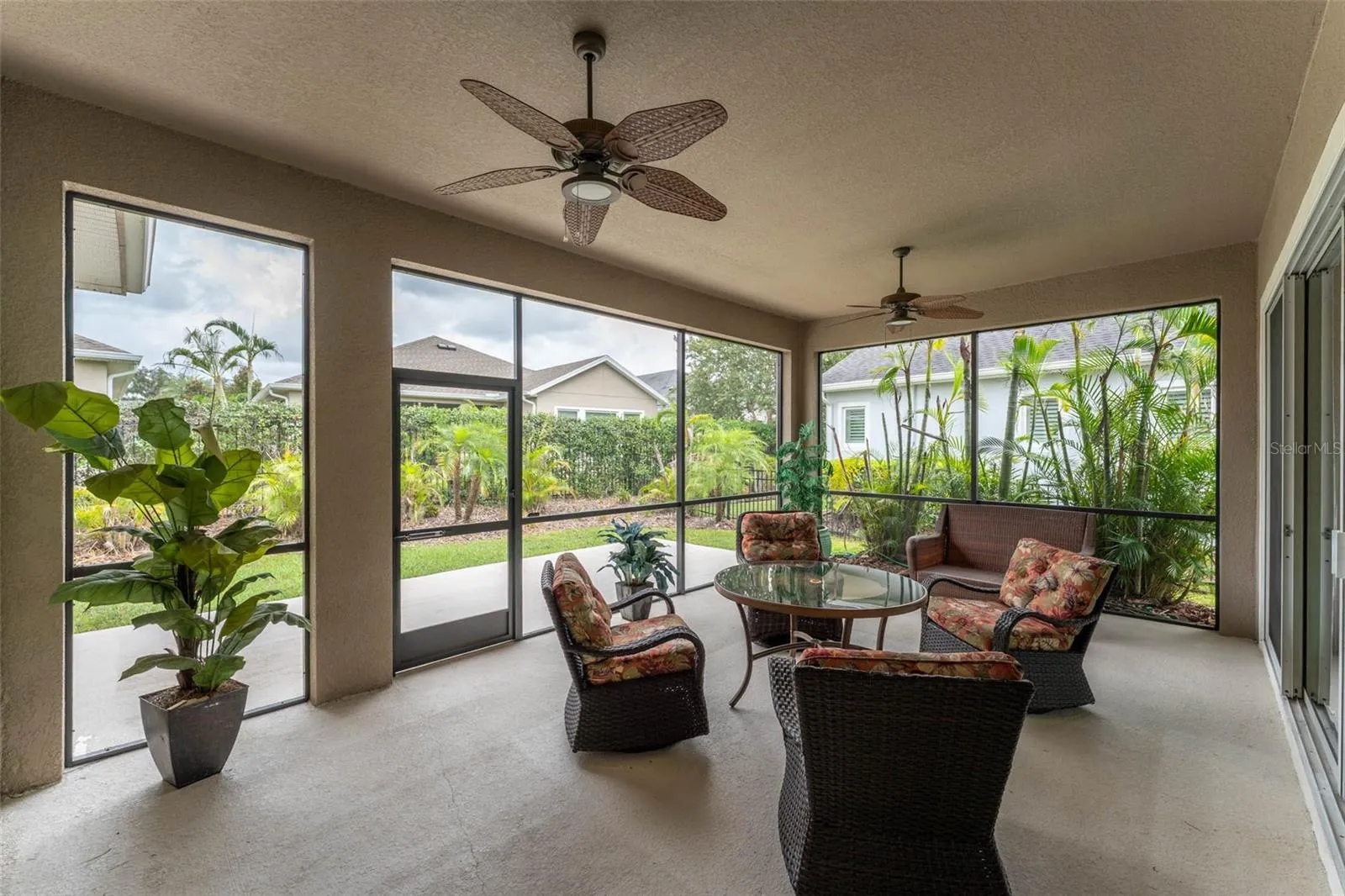 Spacious Covered Back Lanai Overlooking Private Fenced Backyard