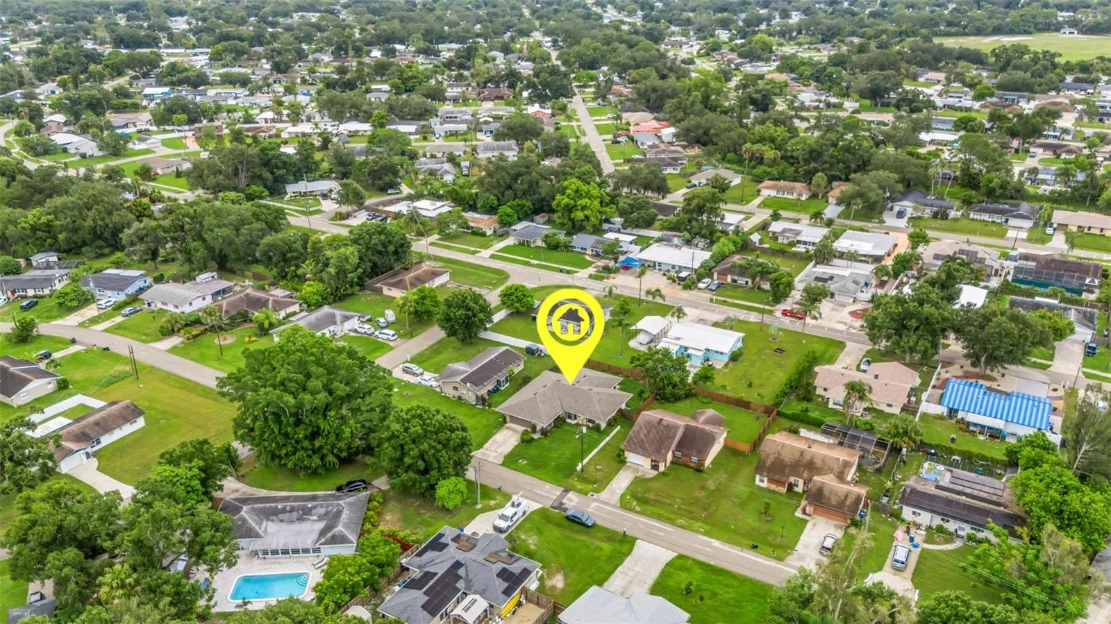 Prime location off Webber St close to downtown and Sarasota Memorial Hospital