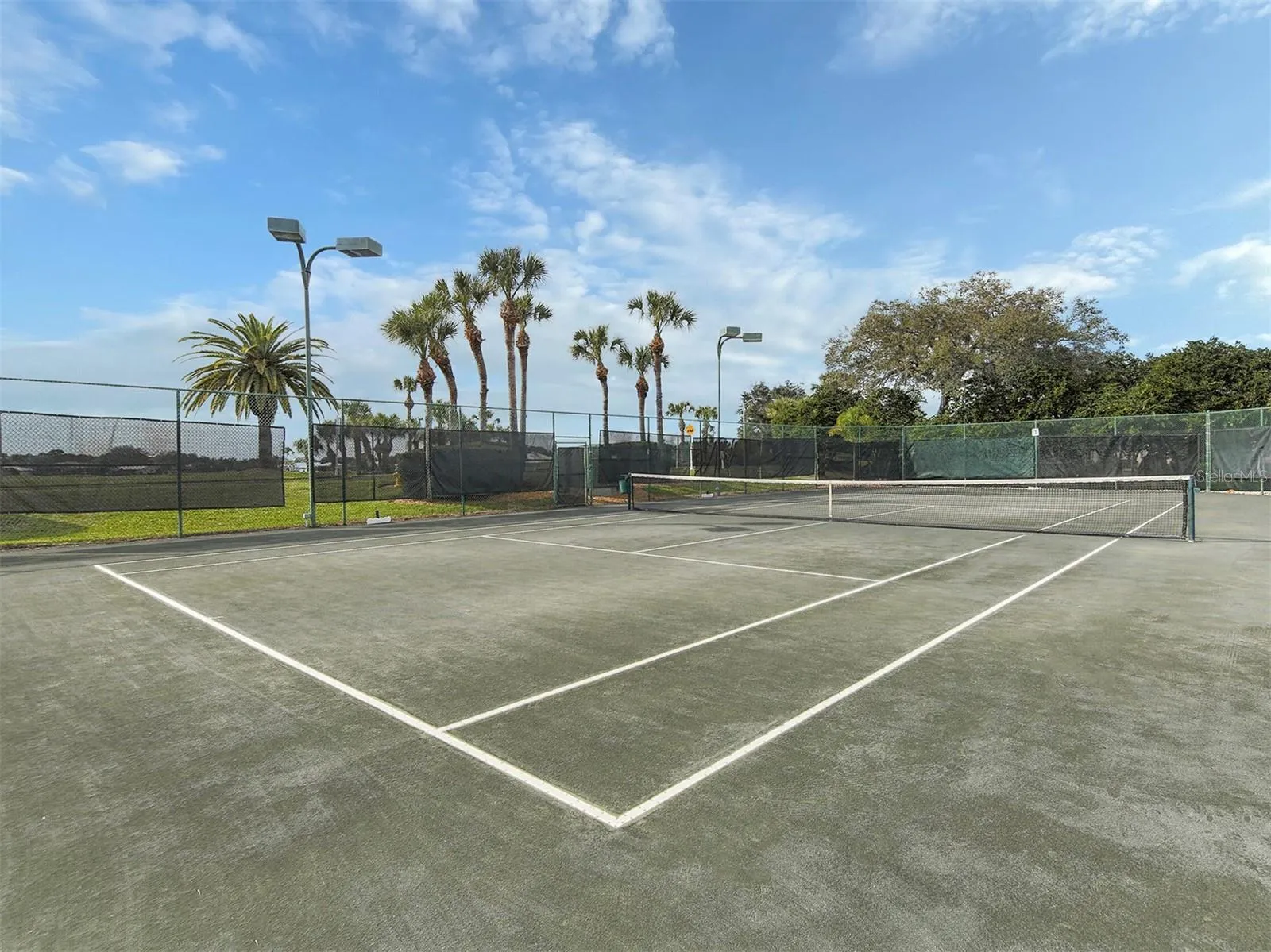 The tennis courts in Waterford are har-tru and lit!