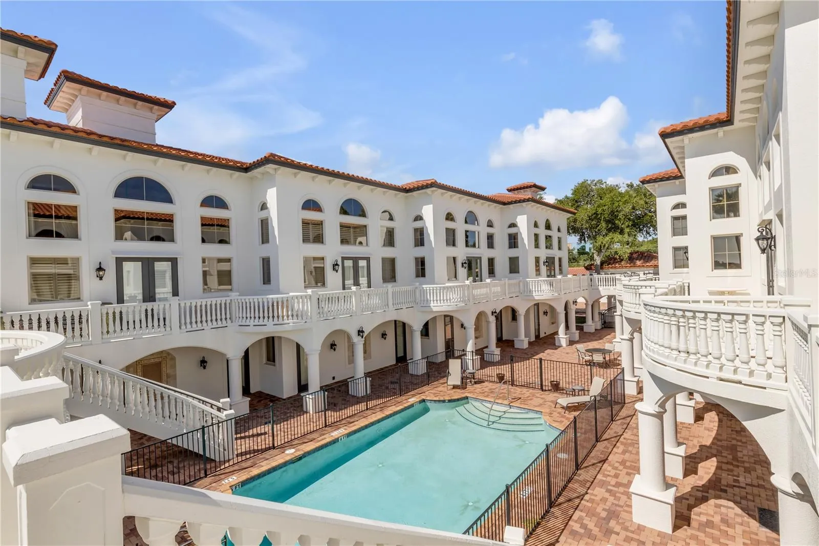 Only 8 units total in the whole complex.  Each unit is 3 stories tall.  It's a boutique style intimate condo complex.