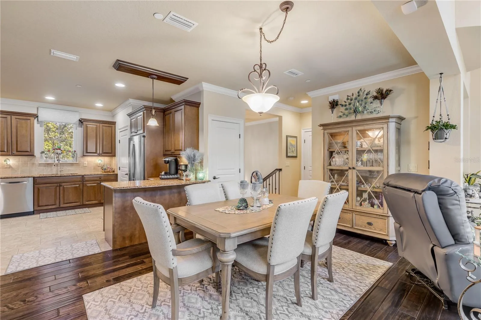 dining/kitchen
