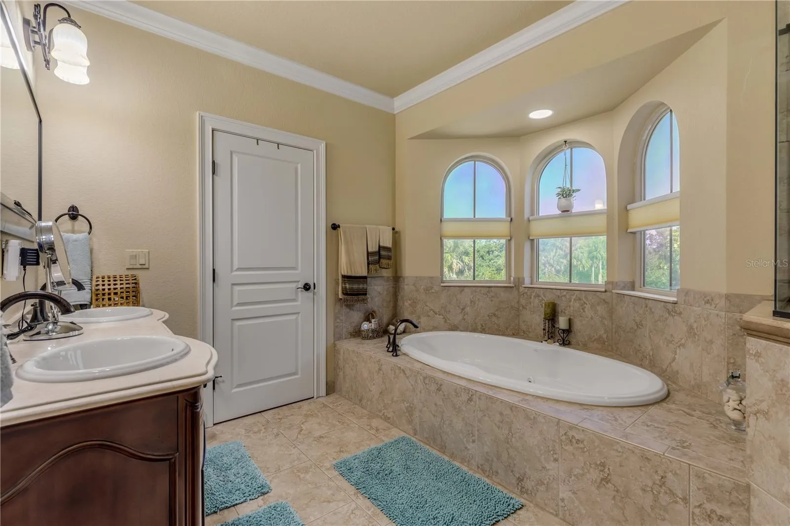 Garden Tub in Primary Bathroom5 piece bathroom