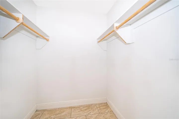 Owner's suite closet