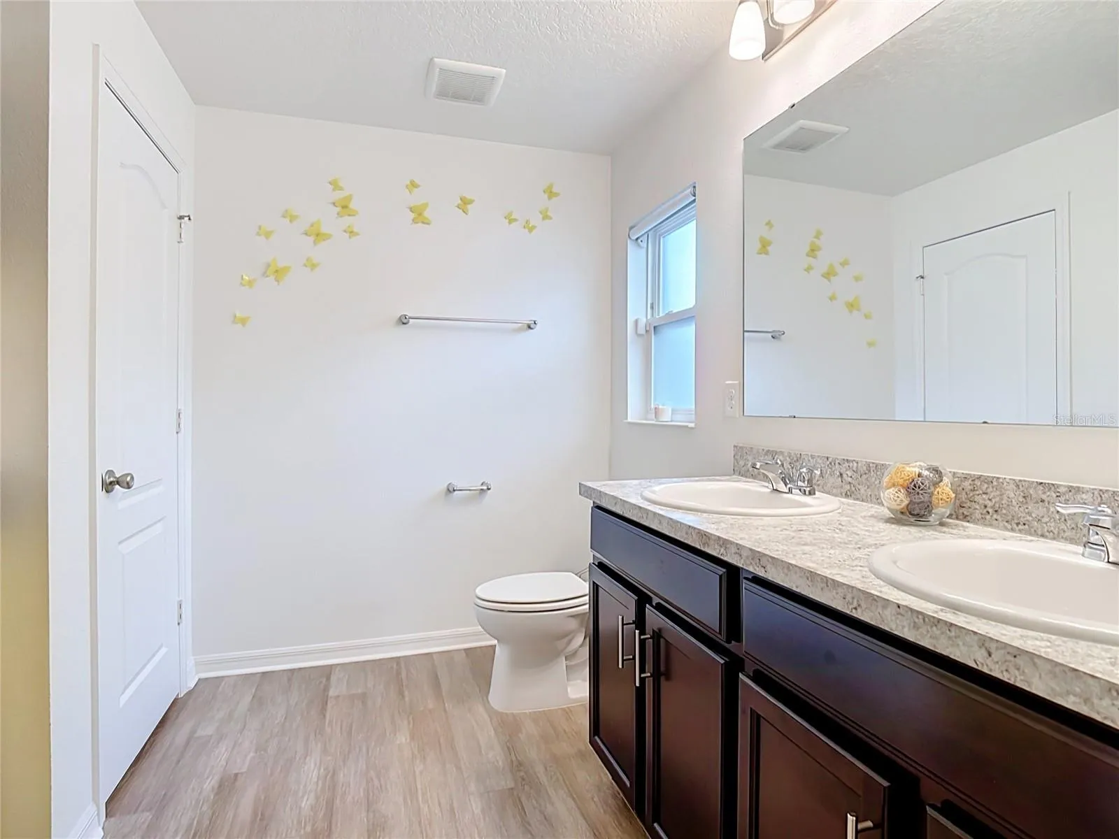 Owner's en-suite bath